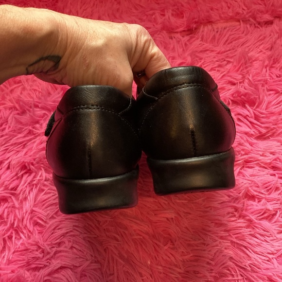 SAS Roamer black leather Velcro closure leather Mary Janes USA made size 8.5 - Picture 9 of 10